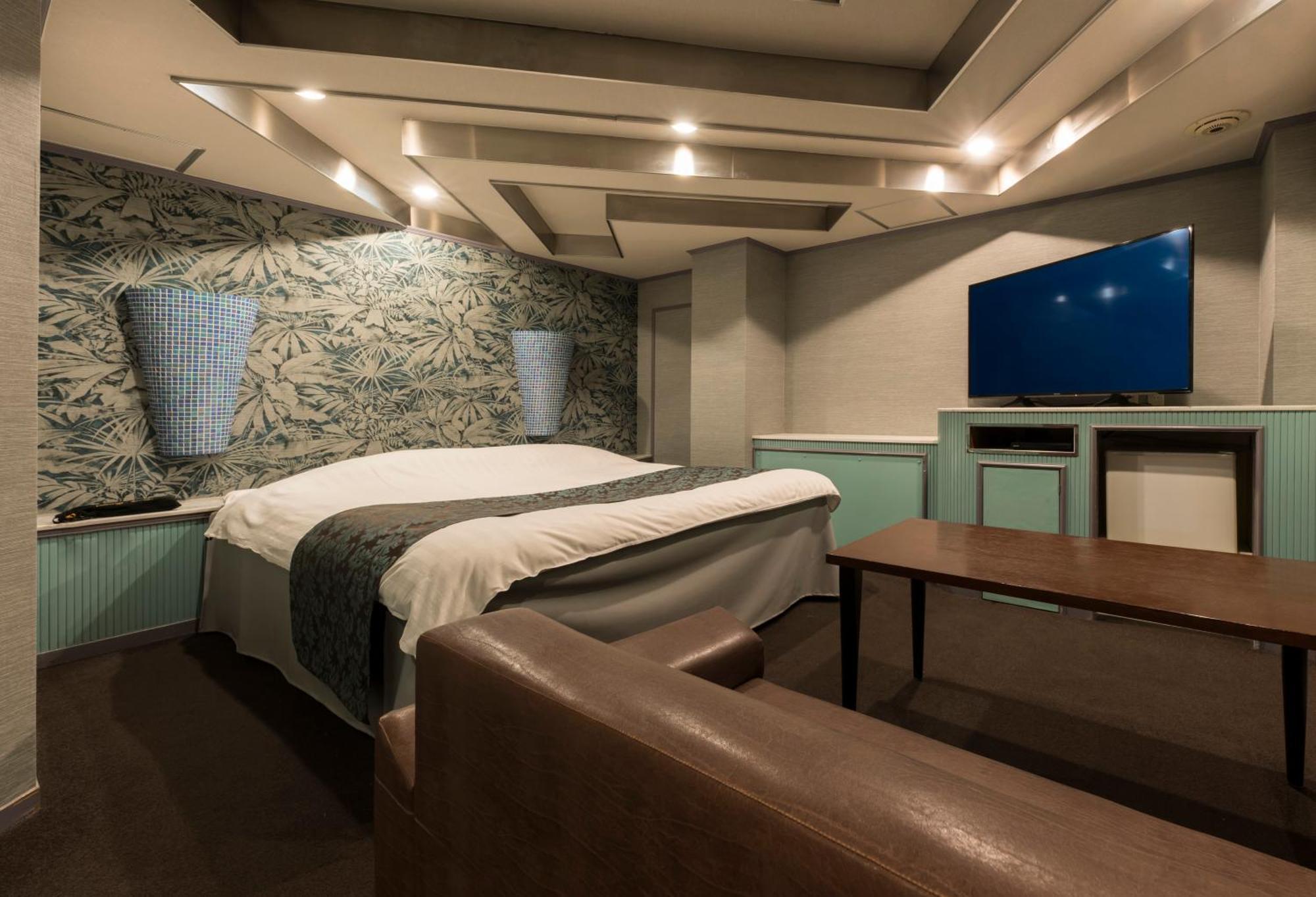 ホテル ジュエリージュエリー 十三 (Adults Only) Osaka Exterior photo