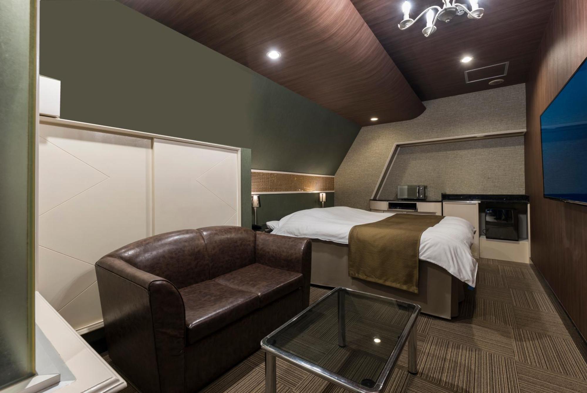 ホテル ジュエリージュエリー 十三 (Adults Only) Osaka Exterior photo